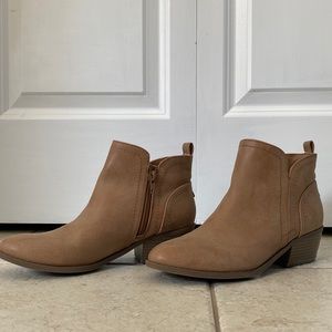 Guess 7 1/2M booties. Barely worn